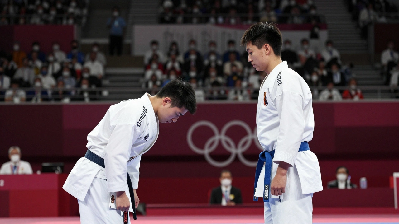 Спортсмены на Олимпиаде в Токио 2020 стоят в спокойной готовности, символизируя самоконтроль.